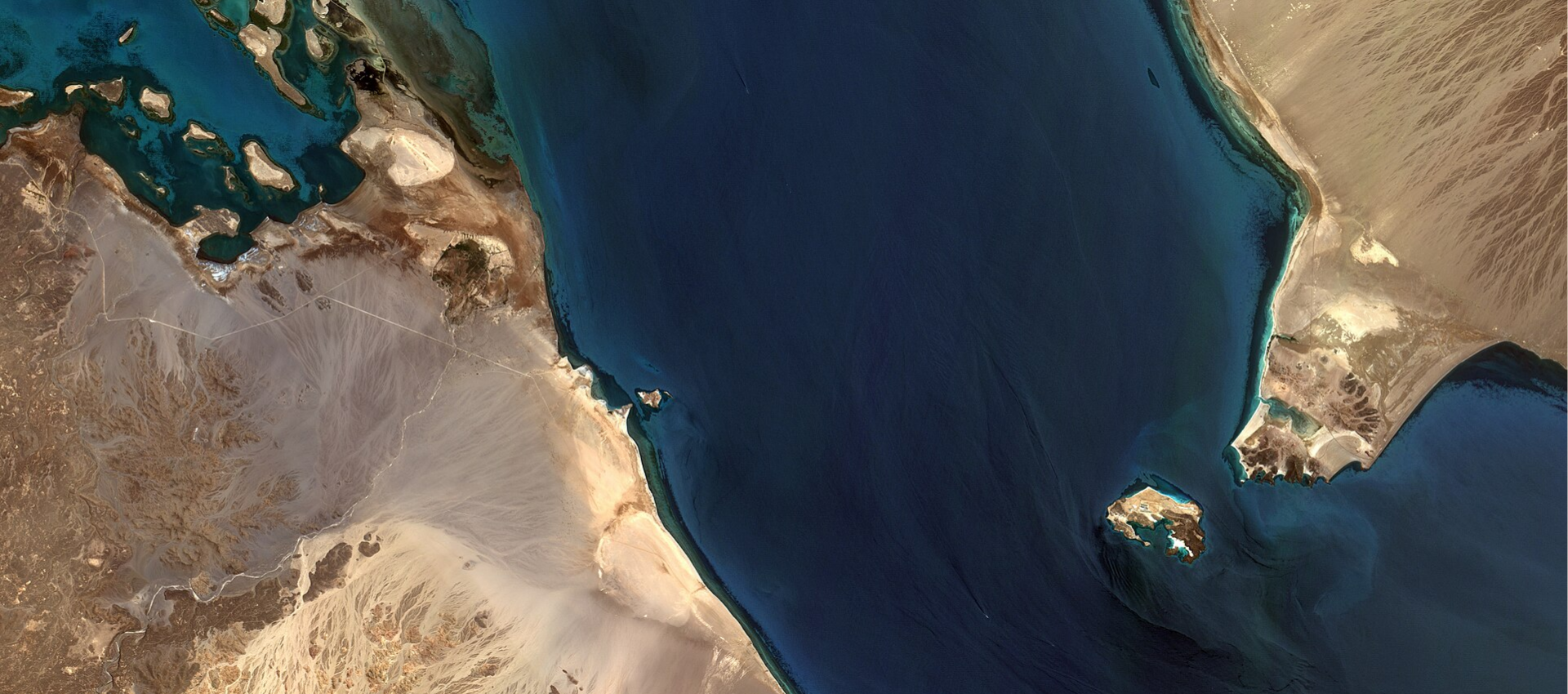 The image is a representational one and shows the Bab el-Mandeb strait.